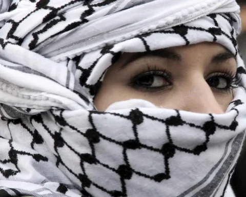 palestinian keffiyeh history