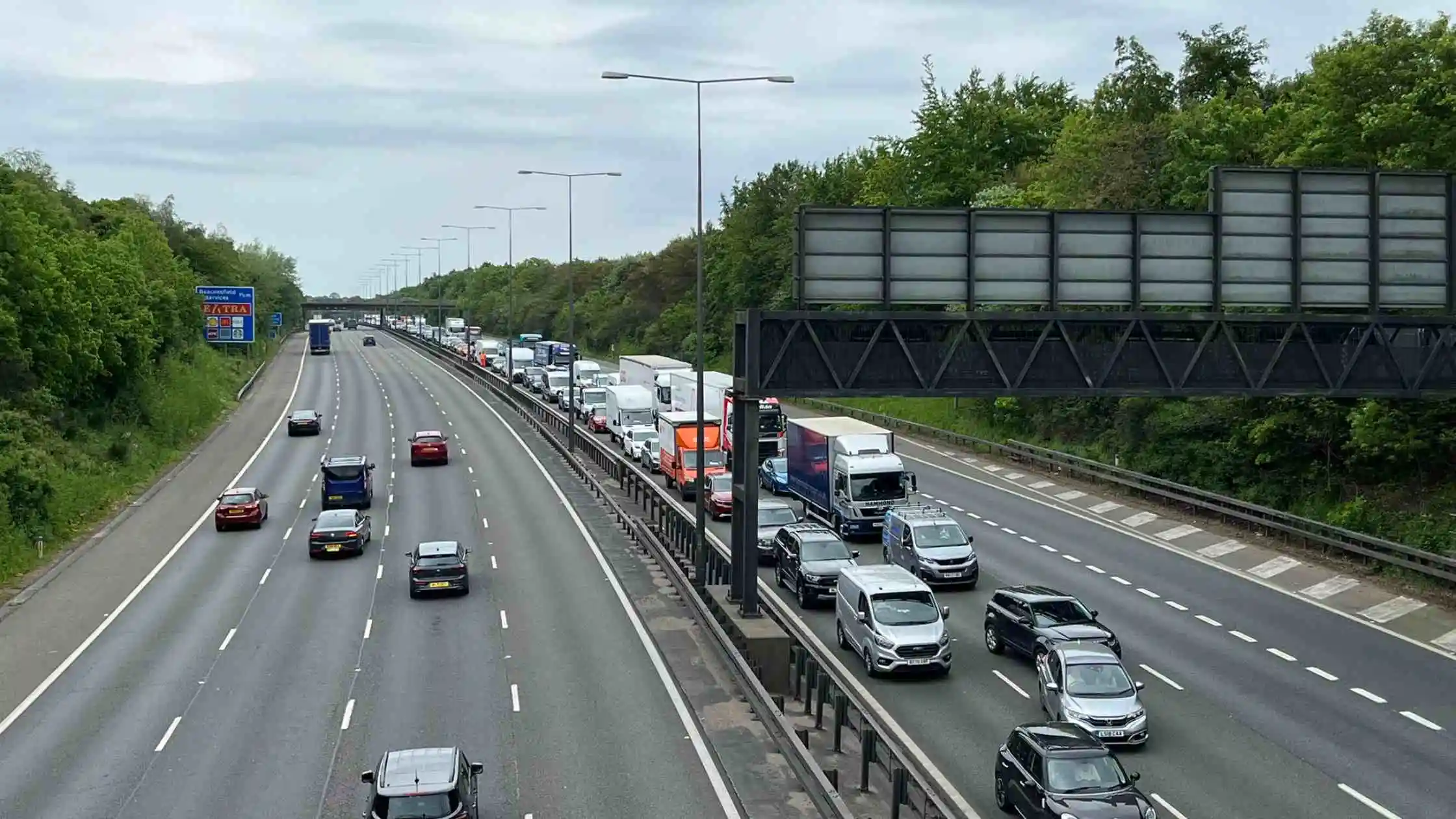 Motorcycle Rider Dies in M40 Crash