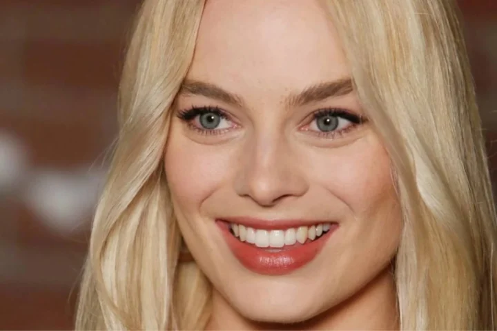 margot robbie teeth