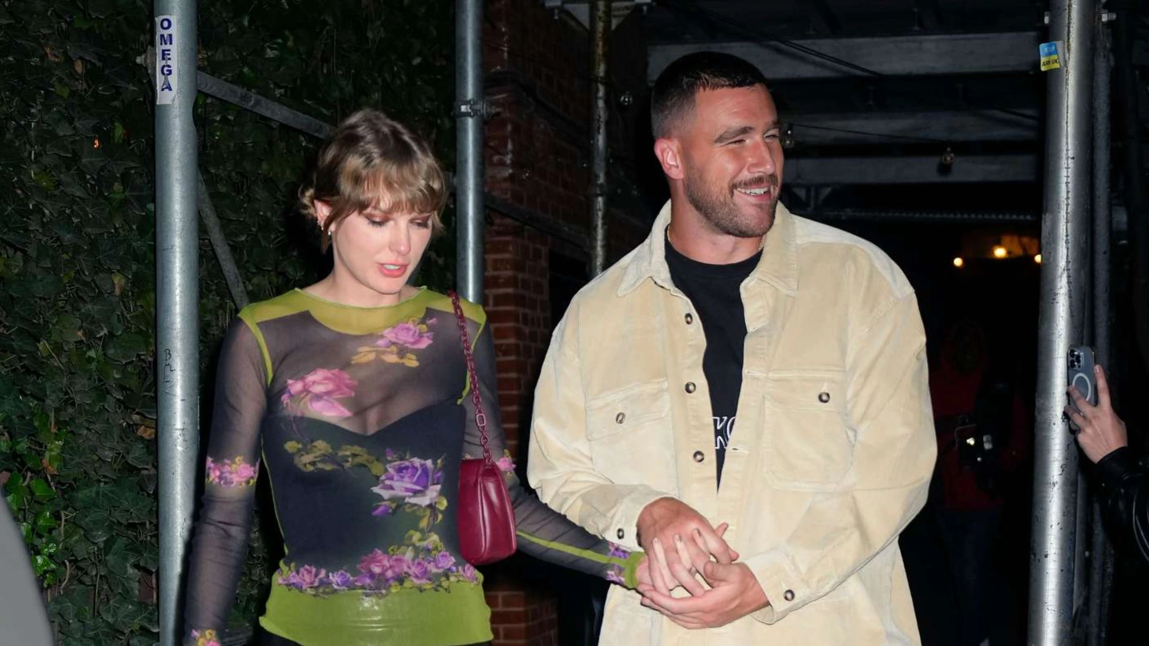 taylor swift with partner travis kelce